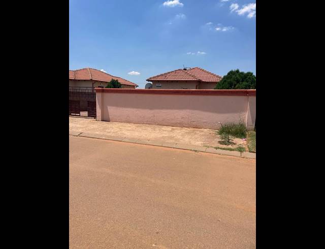 3 BEDROOM HOUSE FOR SALE IN LEHAE